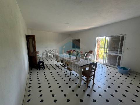 Majestosa Moradia T5 para Venda em Vale de Juncal, Mirandela