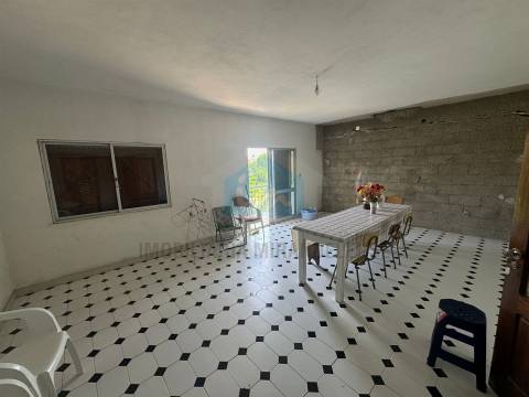 Majestosa Moradia T5 para Venda em Vale de Juncal, Mirandela