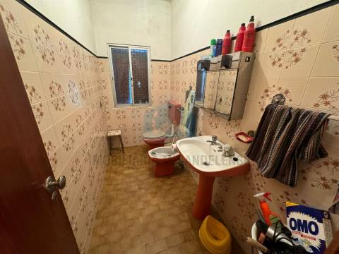 Majestosa Moradia T5 para Venda em Vale de Juncal, Mirandela