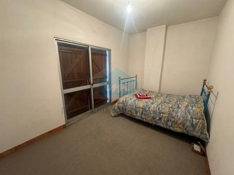 Majestosa Moradia T5 para Venda em Vale de Juncal, Mirandela