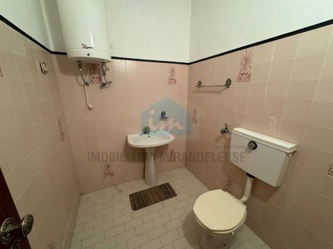 Majestosa Moradia T5 para Venda em Vale de Juncal, Mirandela