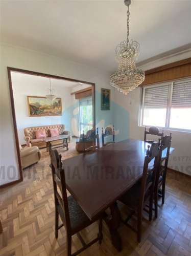 Moradia T6 para venda em Mirandela