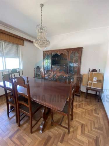 Moradia T6 para venda em Mirandela