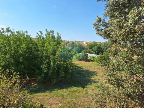 Terreno com 10.360m² para venda com viabilidade de construção de uma moradia