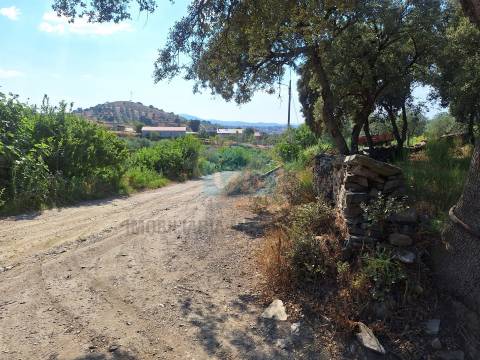 Terreno com 10.360m² para venda com viabilidade de construção de uma moradia