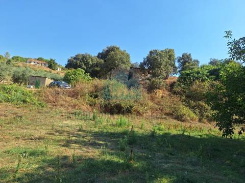 Terreno com 10.360m² para venda com viabilidade de construção de uma moradia