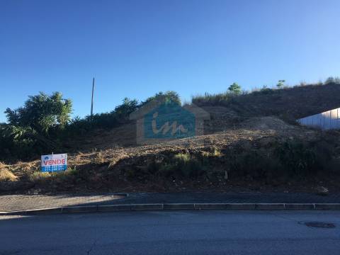 Terreno para Construção com Vista para o Rio