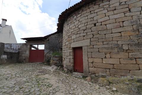 Quinta para venda em Vale de Telhas - Mirandela.