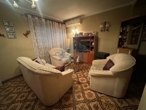 Apartamento T3 para venda com uma fração independente no r/chão