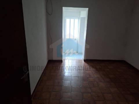 Moradia T2 para Venda na freguesia de Freixeda e Vila Verde, Mirandela