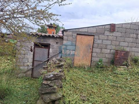 Moradia T2 para Venda na freguesia de Freixeda e Vila Verde, Mirandela