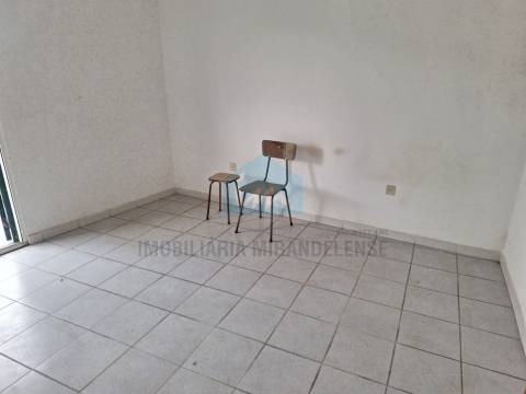 Moradia T2 para Venda na freguesia de Freixeda e Vila Verde, Mirandela