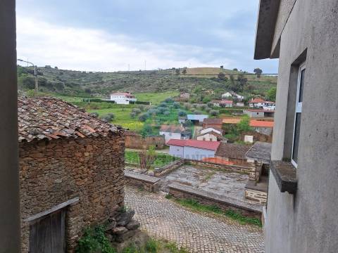 Moradia T2 para Venda na freguesia de Freixeda e Vila Verde, Mirandela