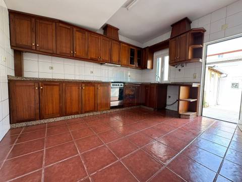 Moradia Térrea V4 para venda em Mirandela