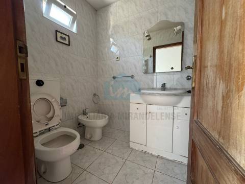 Moradia Térrea V4 para venda em Mirandela