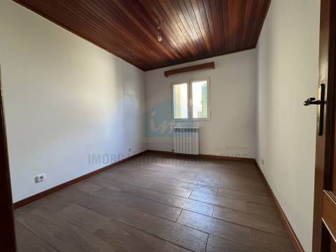 Moradia Térrea V4 para venda em Mirandela