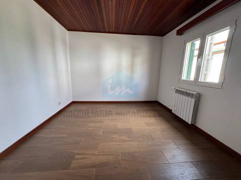 Moradia Térrea V4 para venda em Mirandela