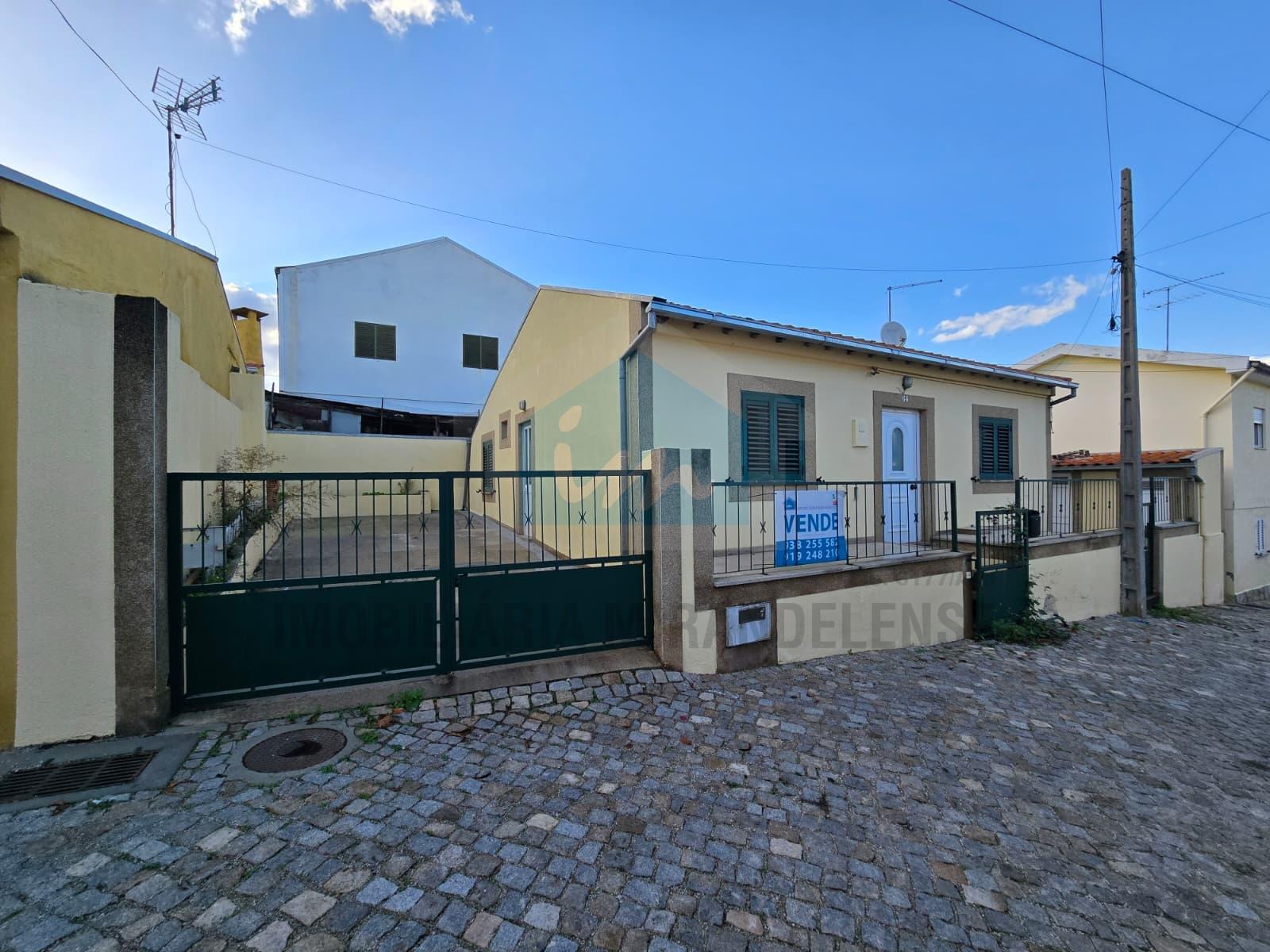 Moradia Térrea V4 para venda em Mirandela