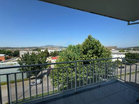 Apartamento estilo duplex para venda em Mirandela