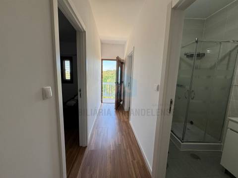 Apartamento mobilado e equipado, com vistas desafogadas para a Zona Verde de Mirandela
