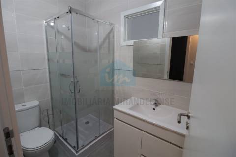 Apartamento mobilado e equipado, com vistas desafogadas para a Zona Verde de Mirandela