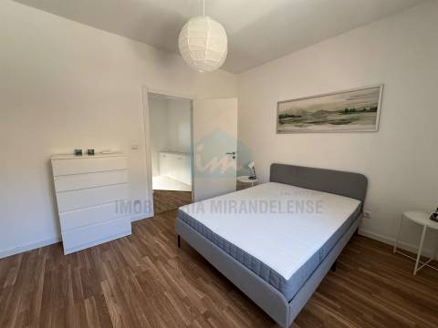 Apartamento mobilado e equipado, com vistas desafogadas para a Zona Verde de Mirandela