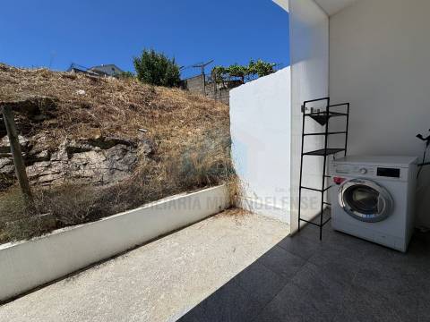 Apartamento mobilado e equipado, com vistas desafogadas para a Zona Verde de Mirandela