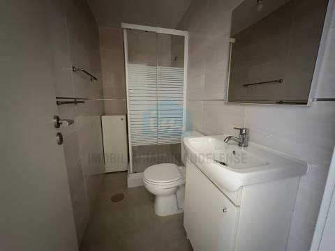 Imóvel remodelado composto por 2 apartamentos totalmente mobilados e equipados em Mirandela