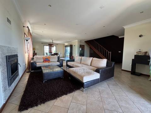 &#127969; Moradia T5 com piscina em Carvalhais – Mirandela