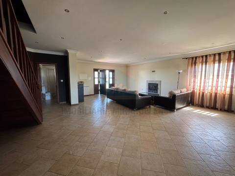 &#127969; Moradia T5 com piscina em Carvalhais – Mirandela