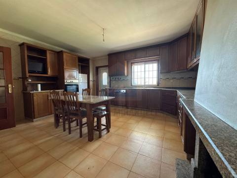 &#127969; Moradia T5 com piscina em Carvalhais – Mirandela