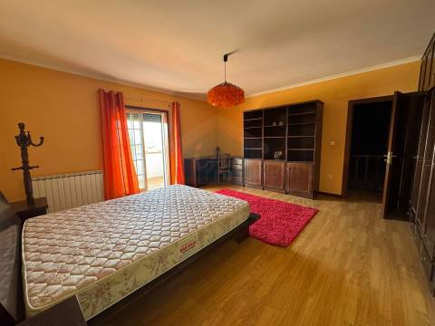 &#127969; Moradia T5 com piscina em Carvalhais – Mirandela