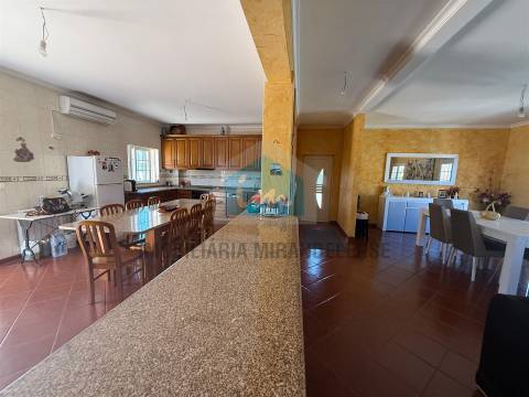 Moradia com Restaurante - Excelente oportunidade de investimento!