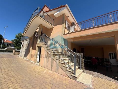 Moradia com Restaurante - Excelente oportunidade de investimento!