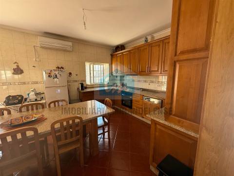 Moradia com Restaurante - Excelente oportunidade de investimento!