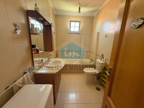 Moradia com Restaurante - Excelente oportunidade de investimento!