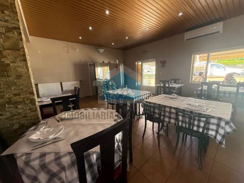 Moradia com Restaurante - Excelente oportunidade de investimento!