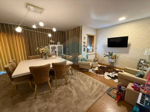 &#127969; Bifamiliar duplex com entradas independentes e vistas deslumbrantes sobre a cidade de Mirandela.