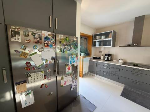 &#127969; Bifamiliar duplex com entradas independentes e vistas deslumbrantes sobre a cidade de Mirandela.