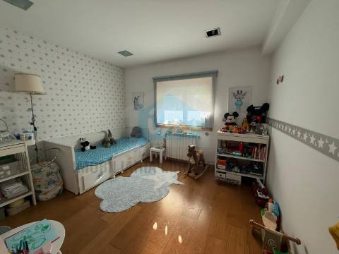 &#127969; Bifamiliar duplex com entradas independentes e vistas deslumbrantes sobre a cidade de Mirandela.