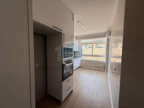 Apartamento T3 totalmente remodelado em Mirandela situado no 3.º e último andar