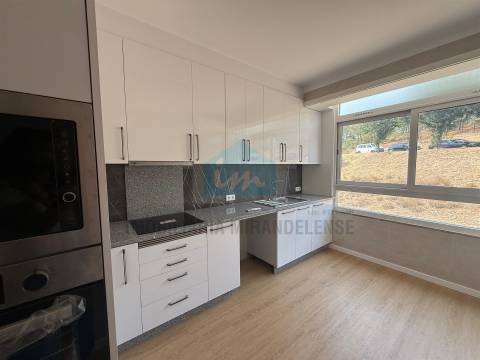 Apartamento T3 totalmente remodelado em Mirandela situado no 3.º e último andar