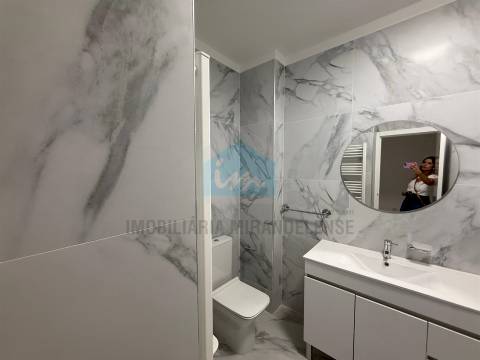 Apartamento T3 totalmente remodelado em Mirandela situado no 3.º e último andar