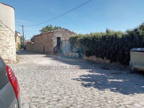 Terreno para construção em Vilarinho da Castanheira