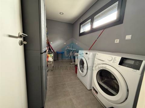 Moradia moderna T4 moderna localizada numa zona residencial e muito procurada de Mirandela