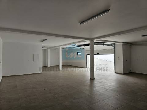 Moradia moderna com 4 suites localizada numa zona calma e residencial da cidade de Mirandela