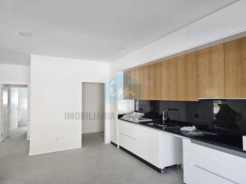 Moradia moderna com piscina exterior em Mirandela