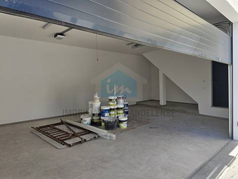 Moradia moderna com piscina exterior em Mirandela