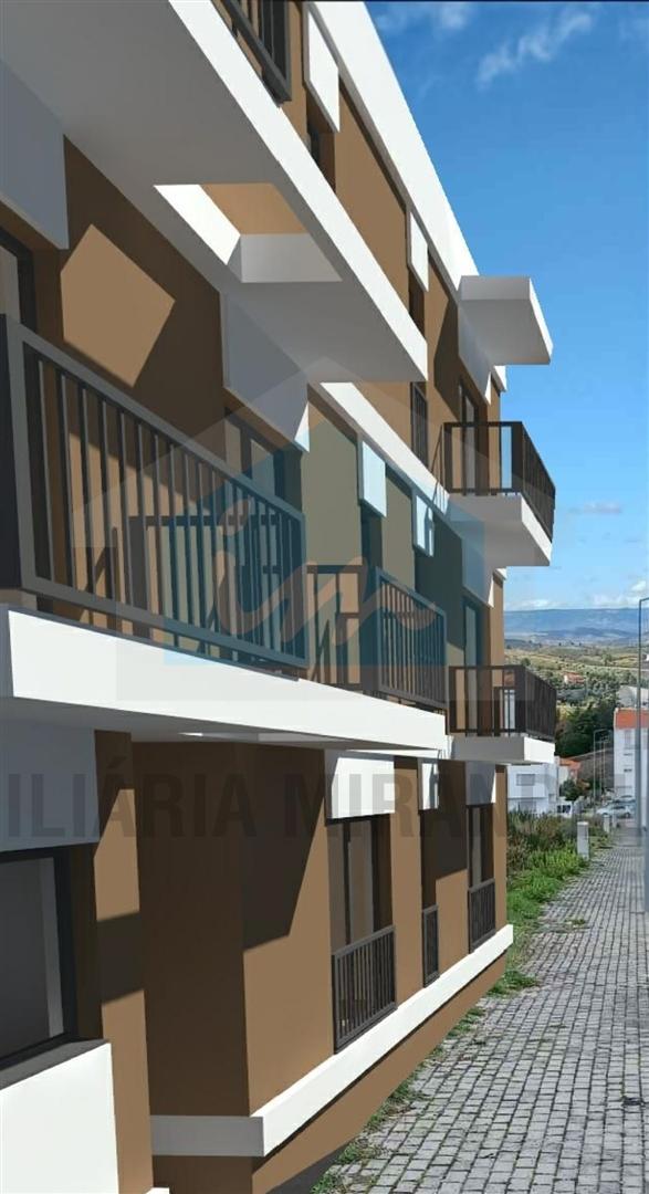 Apartamento T3+1 Duplex novo com terraço à venda na cidade de Mirandela
