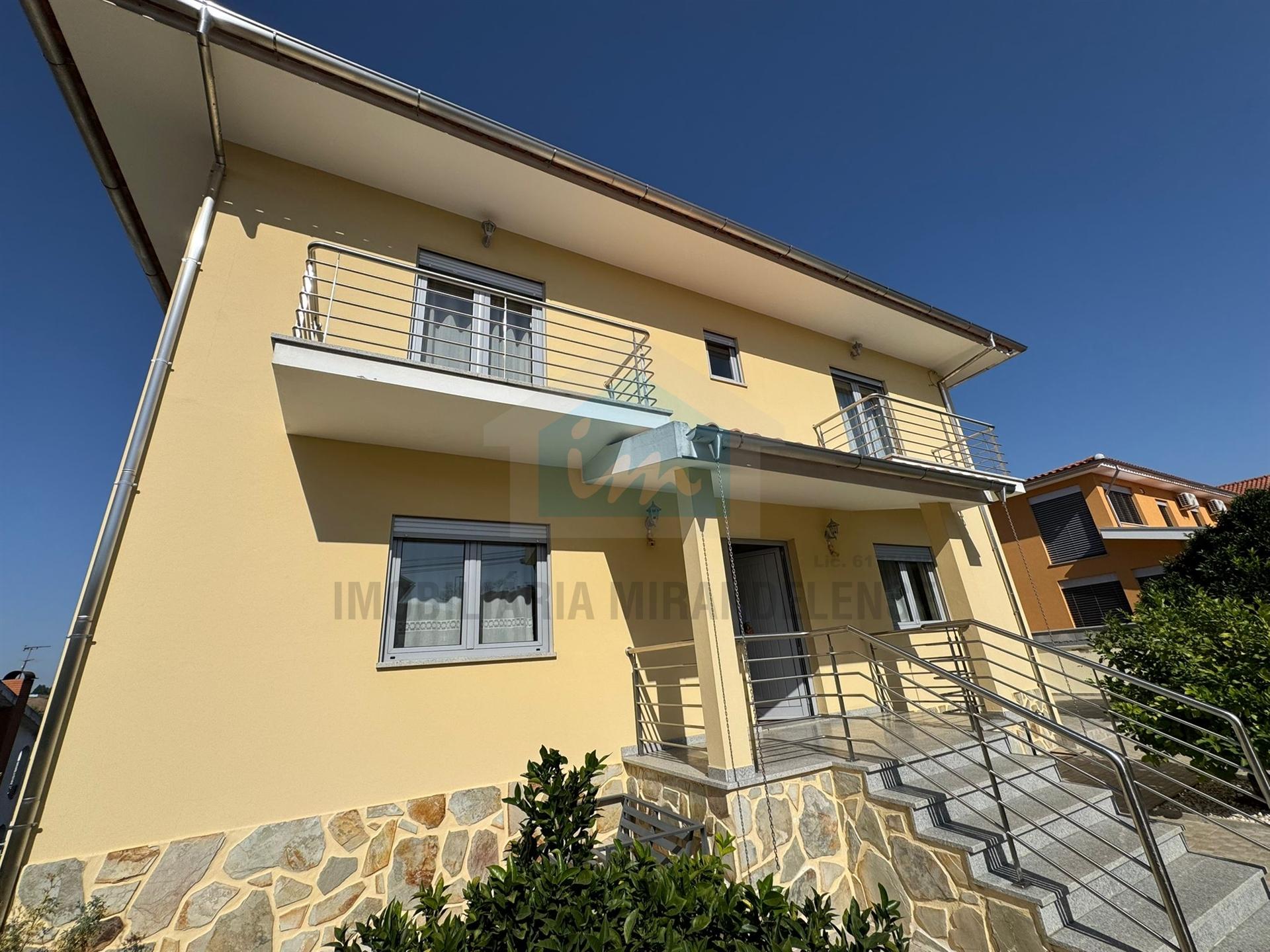 Moradia T5 Venda em Mirandela,Mirandela